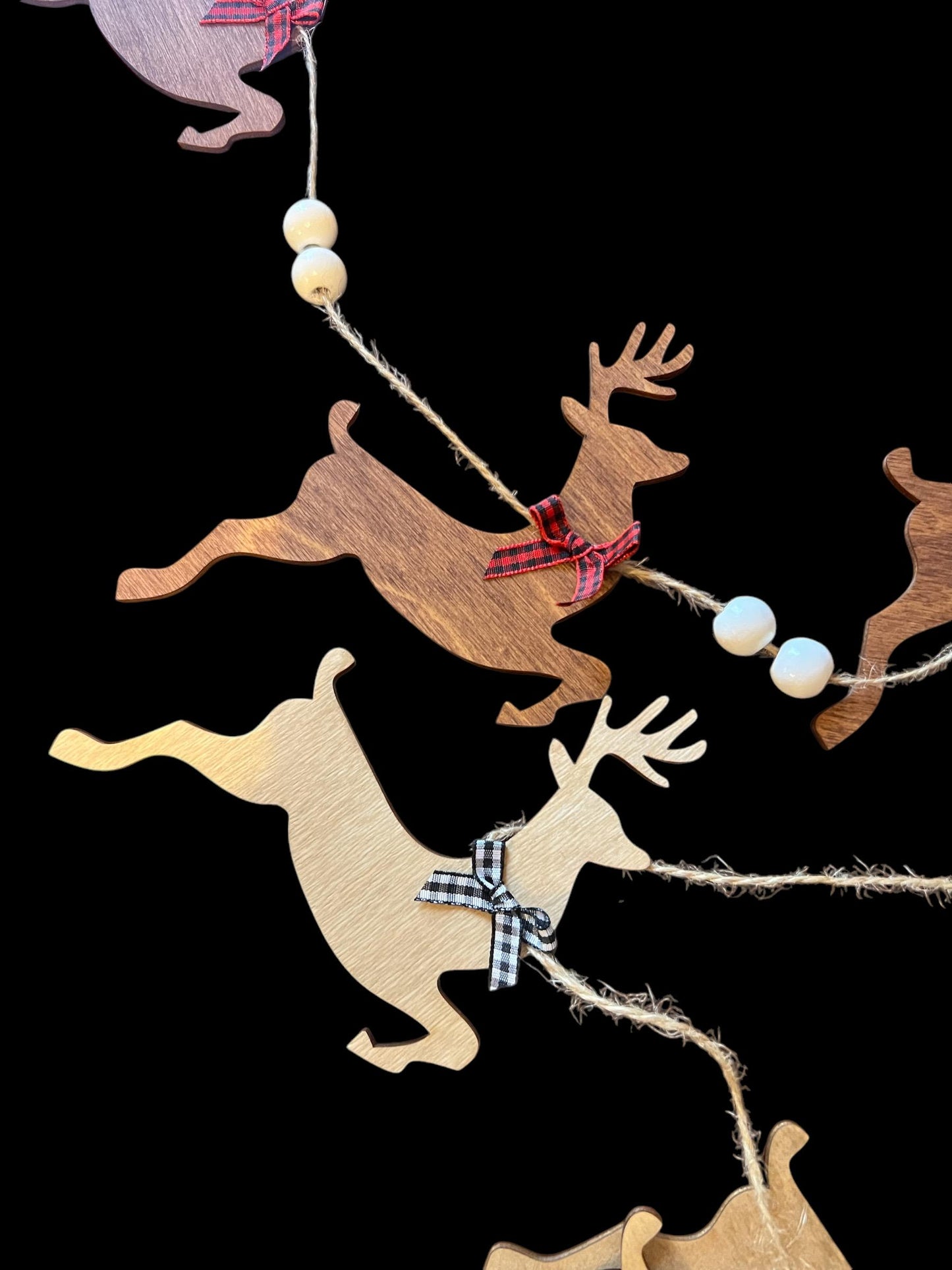 Santa sleigh garland, Reindeer garland, Christmas Mantel Decor, Holiday wood garland, Santa reindeer garland, Farmhouse Christmas decor