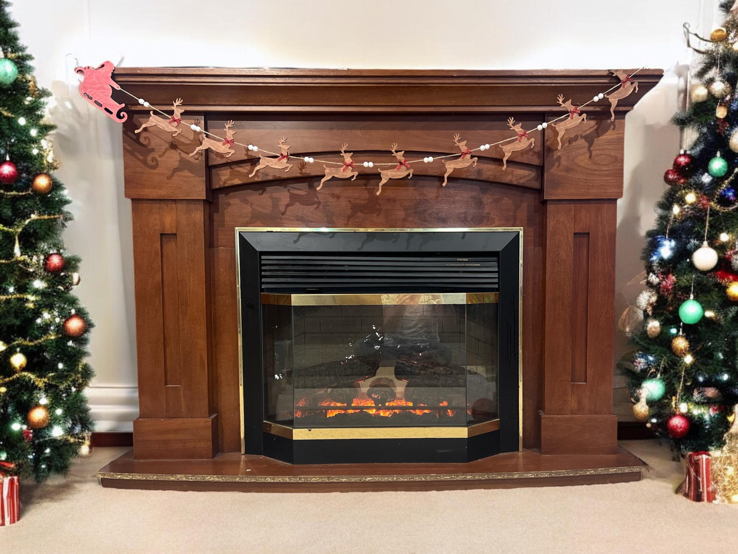 Santa sleigh garland, Reindeer garland, Christmas Mantel Decor, Holiday wood garland, Santa reindeer garland, Farmhouse Christmas decor