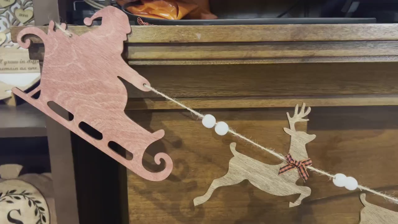 Santa sleigh garland, Reindeer garland, Christmas Mantel Decor, Holiday wood garland, Santa reindeer garland, Farmhouse Christmas decor